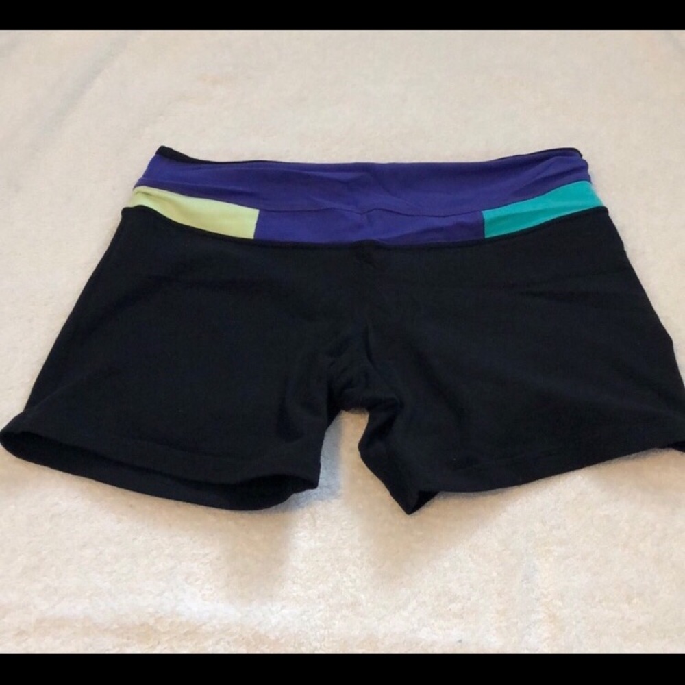 Reversible lululemon workout bootie shorts